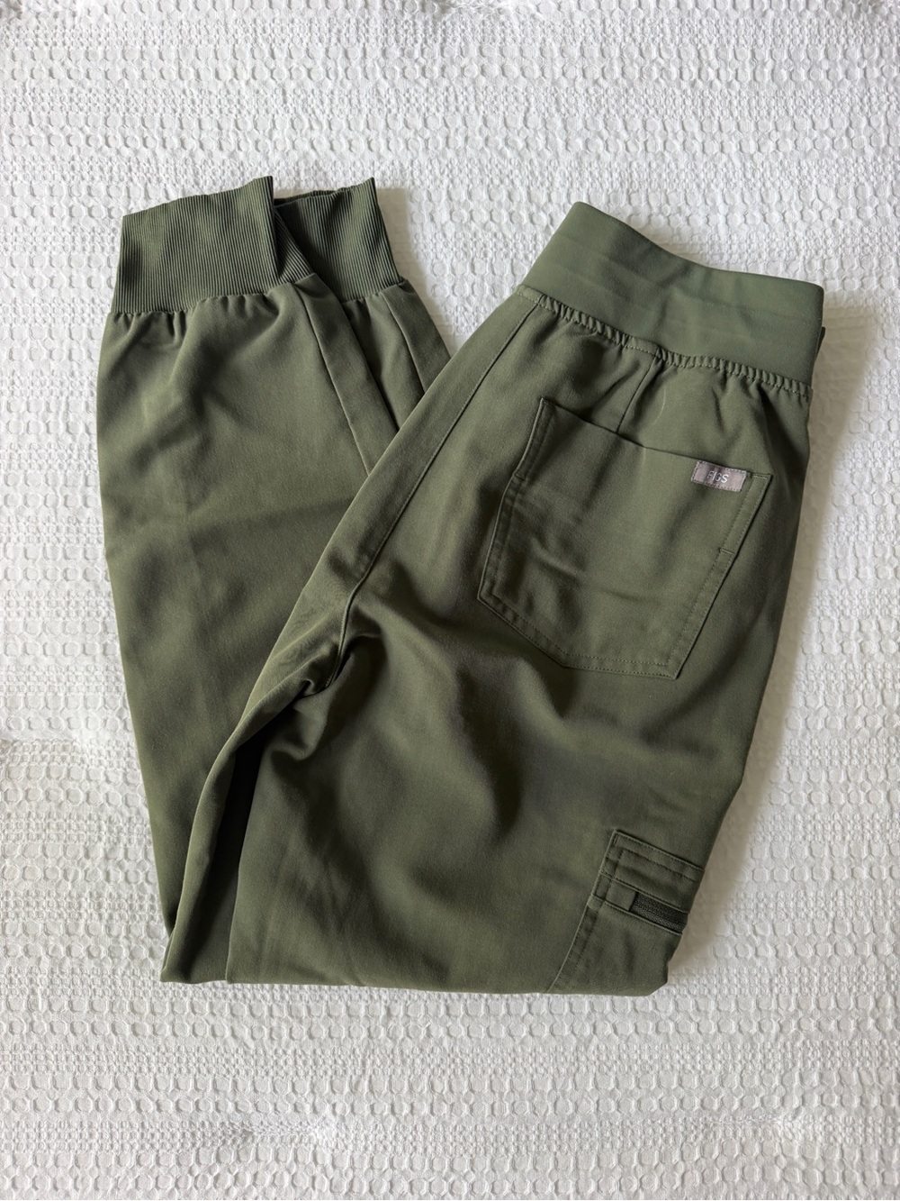 FIGS Zamora Jogger Scrub Pants Olive Small Petite